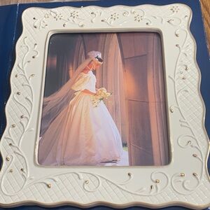 Mikasa 8x10 Decorative Frame